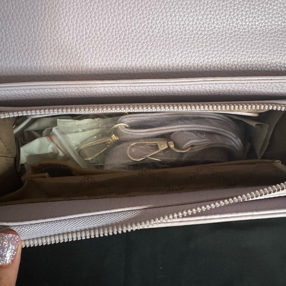 Elegant Lavender Women's Handbag Set - Picture 10 of 10